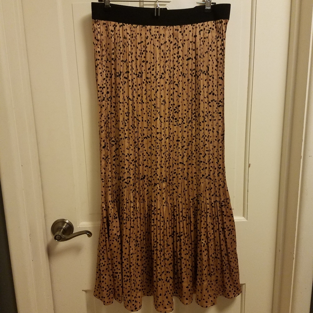 Pleated streatchy mermaid xl dot skirt